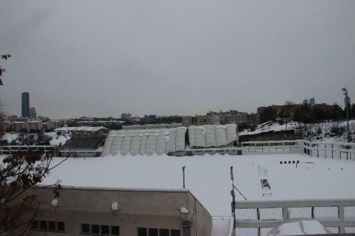 İt&uuml;&rsquo;n&uuml;n Maslak&rsquo;taki Stadyumun &Ccedil;atısı Yoğun Kar Nedeniyle &Ccedil;&ouml;kt&uuml;