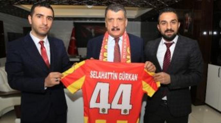 Soysal, G&uuml;rkan&rsquo;ı Birlik Gecesine Davet Etti
