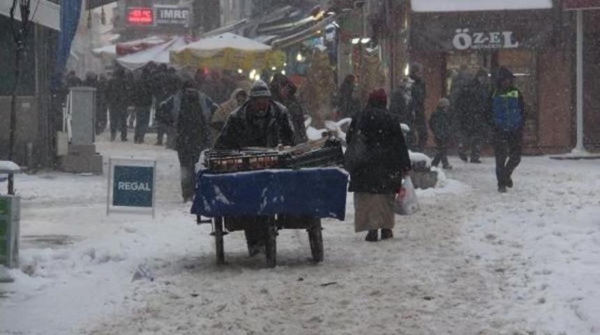 Edirne'de Kar Tatili 1 G&uuml;n Uzatıldı (4)