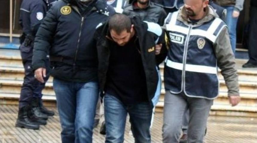 Fet&ouml; Liderinin Kitapları İle Pkk&rsquo;ya Ait D&ouml;k&uuml;manlar Yan Yana &Ccedil;ıktı