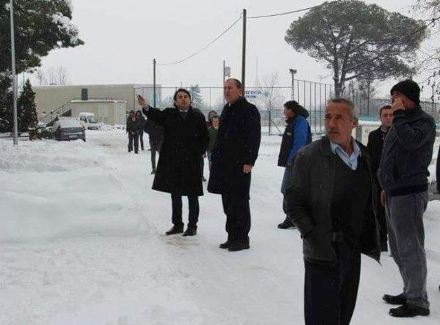 Biga&rsquo;da Kapalı Pazar Yerinin &Ccedil;atısı &Ccedil;&ouml;kt&uuml; 1