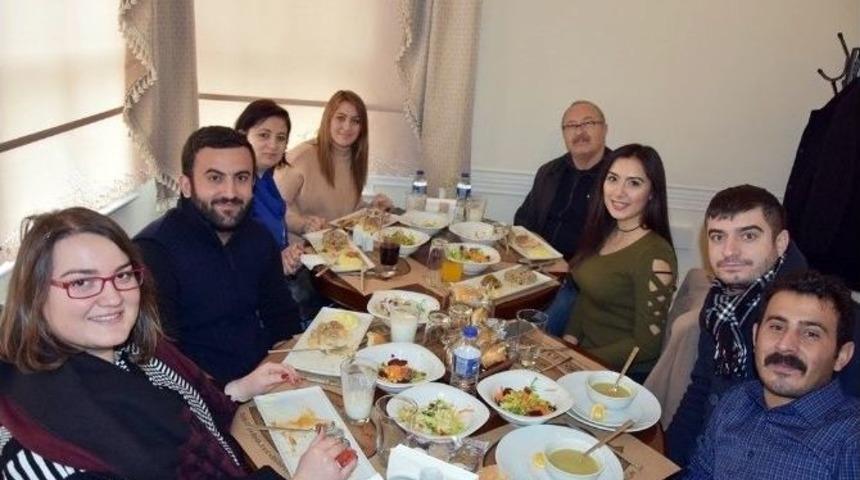 Basın Mensupları &Ouml;ğle Yemeğinde Buluştu