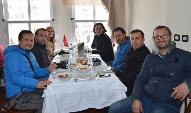 Basın Mensupları &Ouml;ğle Yemeğinde Buluştu 1