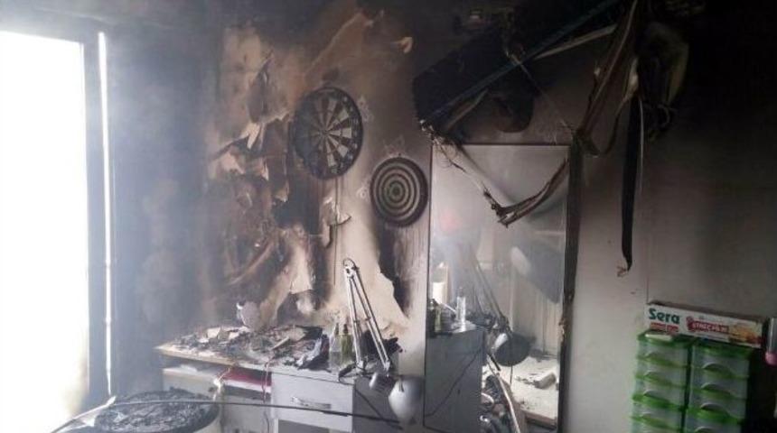 Manisa&rsquo;da İş Yeri Yangını Korkuttu