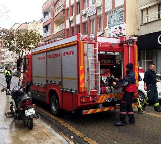 Manisa’da İş Yeri Yangını Korkuttu