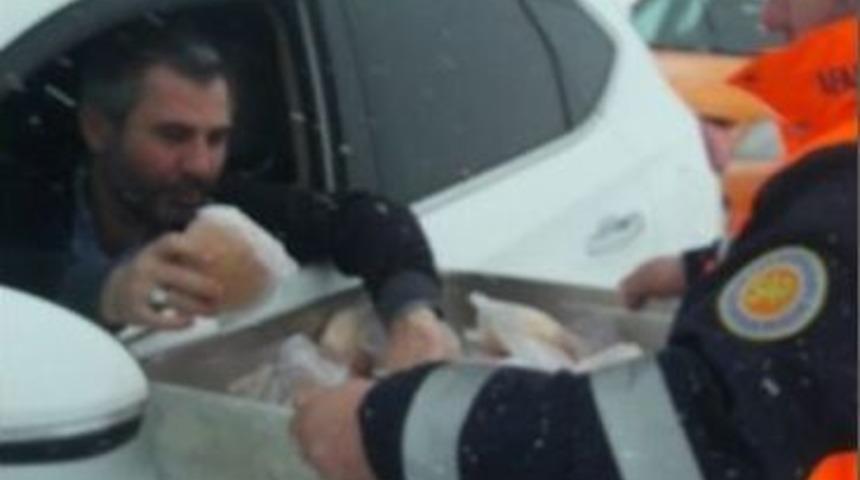 Yolda Kalan &Ouml;ğrencilere Afad&rsquo;dan Kumanya