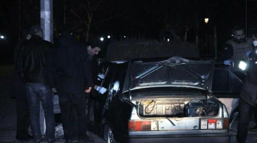 Gaziantep'te 'dur' Ihtarına Uymayan Otomobil Kaza Yaptı; 1 Kişi Yakalandı, 2 Kişi Aranıyor - Yeniden