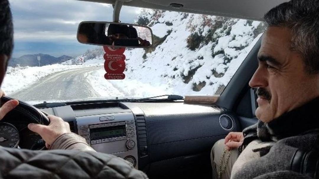 Başkan Alıcık, Karla Kaplı Yolları Aşarak A&ccedil;ılış Yaptı