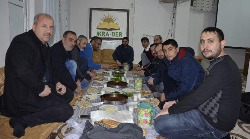 Siverek İkra-der Gazetecileri Unutmadı