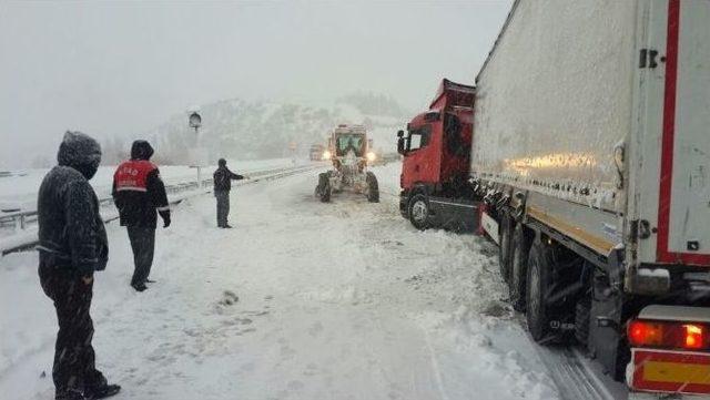 Zincirsiz Tanker Trafiği Kilitledi