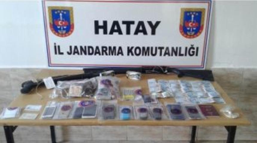 Hatay&rsquo;da G&ouml;&ccedil;men Ka&ccedil;ak&ccedil;ılığından 5 Kişi Tutuklandı