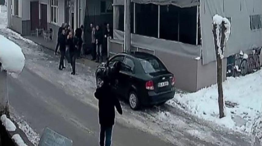 Sigara İ&ccedil;mek İ&ccedil;in &Ccedil;ıktığı D&uuml;kkanın &Ouml;n&uuml;nde Kalp Krizi Ge&ccedil;irdi