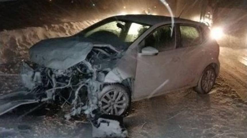 Niğde’de Kar Ve Tipi Kazaya Neden Oldu; 1 Yaralı