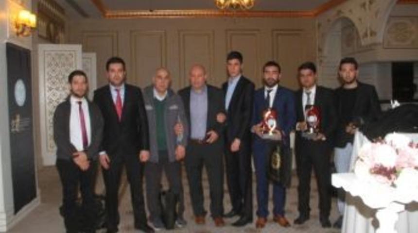 10 Ocak &Ccedil;alışan Gazeteciler G&uuml;n&uuml;&rsquo;nde İhlas Haber Ajansına &Ouml;d&uuml;l Yağmuru