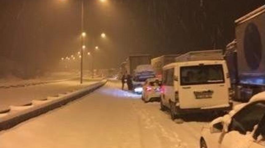 Bolu Ankara Yolunda Yoğun Kar Yağışı