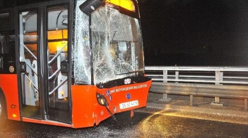 İzmir&rsquo;de Zincirleme Kaza