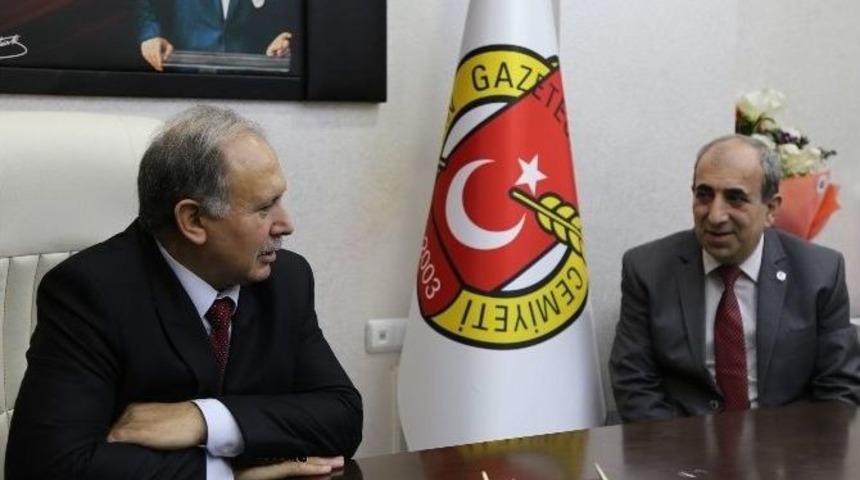 Vali Doğanay Ve Başkan Kocatepe Gazeteciler Cemiyetini Ziyaret Etti