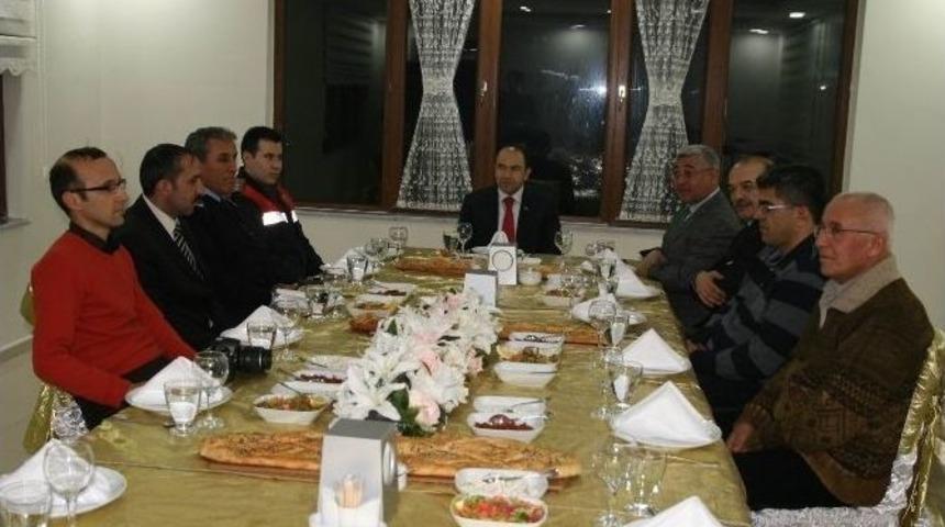 Kulu Kaymakamı Arslan, Gazetecilerle Yemekte Bir Araya Geldi