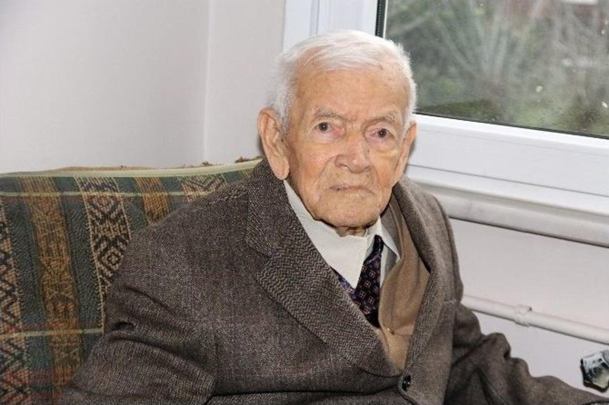 (&ouml;zel) 105 Yaşındaki Emekli İstasyon Şefi İsmet İn&ouml;n&uuml; Ve Atat&uuml;rk&rsquo;&uuml; Anlattı