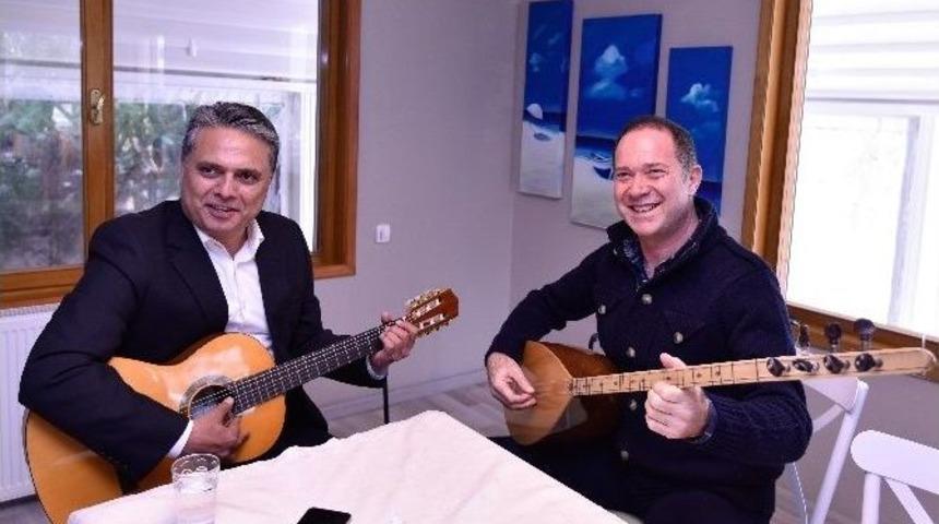 Başkan Uysal Ve S&uuml;mer Ezg&uuml;&rsquo;n&uuml;n T&uuml;rk&uuml; Buluşması