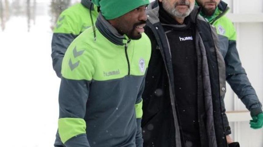 Atiker Konyaspor, Galatasaray Ma&ccedil;ı Hazırlıklarını S&uuml;rd&uuml;r&uuml;yor