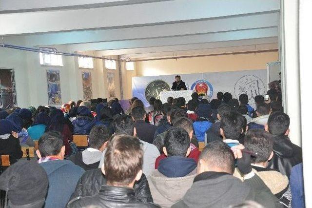 Bulanık’ta “din Bilimleri Ve Felsefe” Konferansı