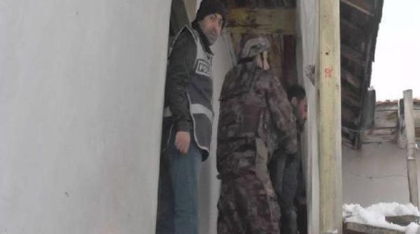 &Ccedil;orum'da Ekmek Operasyonu : 36 G&ouml;zaltı