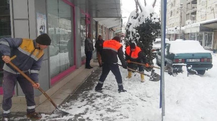Korkuteli Belediyesi&rsquo;nden Kar M&uuml;cadele