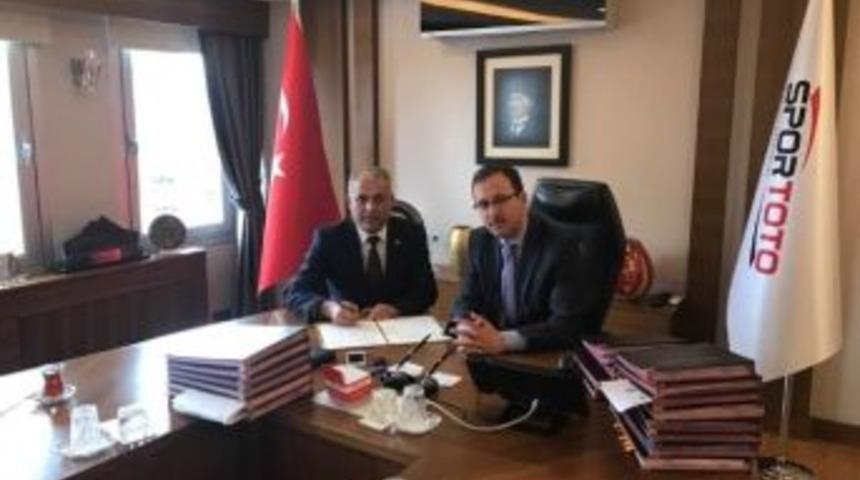 Bayırk&ouml;y Beldesi Futbol Sahasına Kavuşuyor