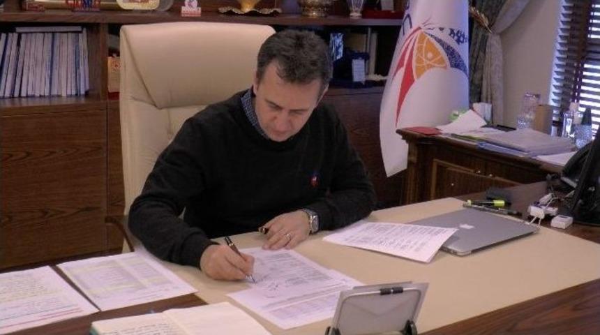 (&ouml;zel Haber) Gt&uuml; Rekt&ouml;r&uuml; G&ouml;rg&uuml;n, 2016 Yılını Değerlendirdi