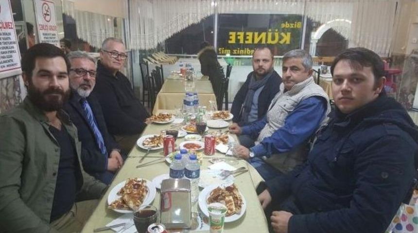 Osmaneli&rsquo;de G&ouml;rev Yapan Eski İle Yeni Gazeteciler Yemekte Buluştu