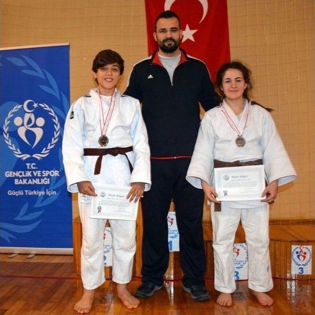 B&uuml;y&uuml;kşehirin Judocularından Yeni Başarı 2