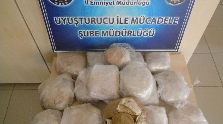 19 Kilo Esrar Ele Ge&ccedil;irildi
