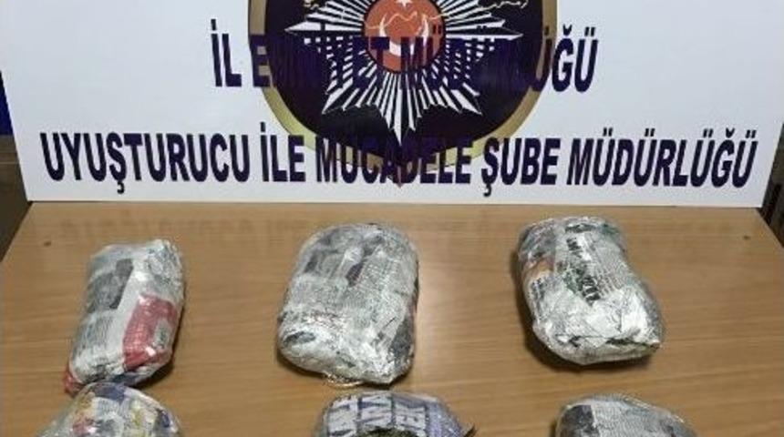 &Ccedil;antadan 2.5 Kilo Esrar &Ccedil;ıktı 2 Kişi G&ouml;zaltına Alındı