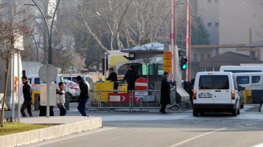 &Ouml;ld&uuml;r&uuml;len Saldırganının Babası: Oğlumun Akli Dengesi Bozuk