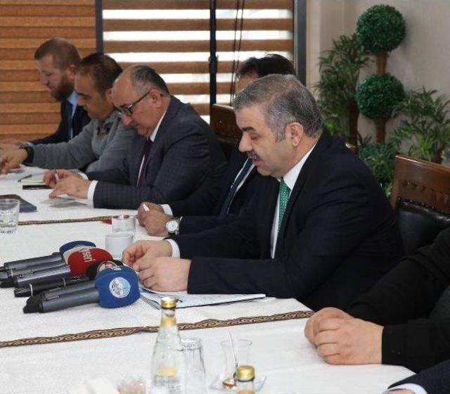 Kayseri B&uuml;y&uuml;kşehir Belediye Başkanı &Ccedil;elik: Herkes Elini Taşın Altına Koysun 1