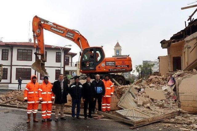 Başkan Akın; “çağdaş Kentleşmenin Önündeki Engelleri Kaldırıyoruz”