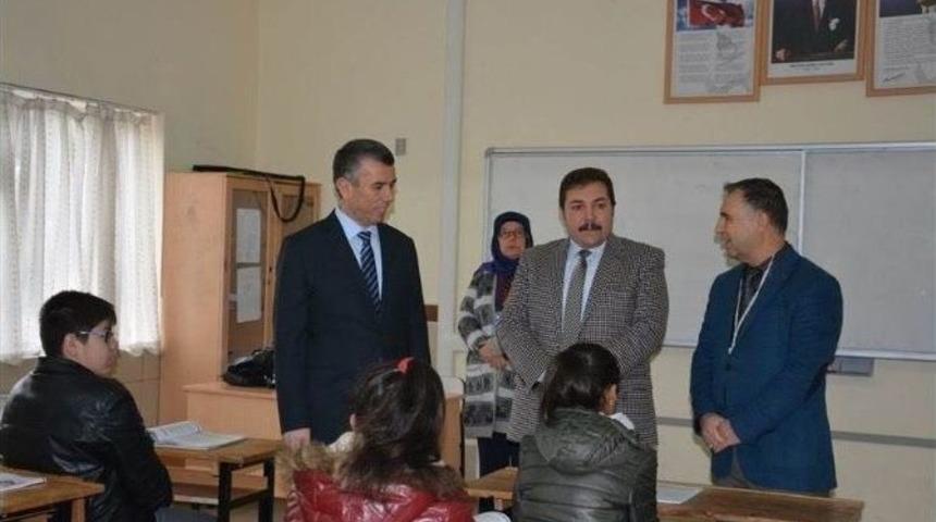Kaymakam Sırmalı Dokuz Eyl&uuml;l Ortaokulunu Ziyaret Etti