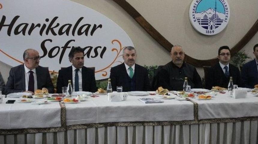 Başkan &Ccedil;elik &rsquo;gazeteciler&rsquo; İle Buluştu