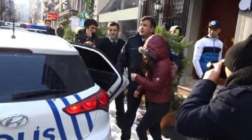 Beyoğlu'nda Bir Kadının "rehin Tutuluyorum" Ihbarı Polisi Alarma Ge&ccedil;irdi