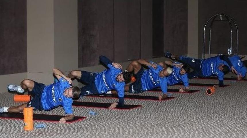 Fenerbah&ccedil;e Salonda &Ccedil;alıştı