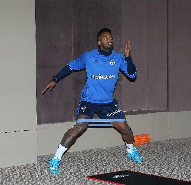 Fenerbah&ccedil;e Salonda &Ccedil;alıştı 1