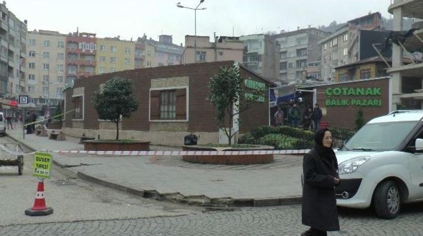 Ş&uuml;pheli Valizin Sahibine Vatandaş Tepkisi