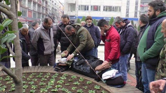 Ş&uuml;pheli Valizin Sahibine Vatandaş Tepkisi 2
