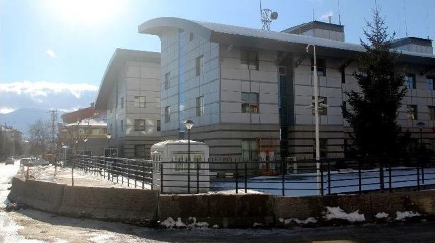 Bolu Emniyeti&rsquo;nde Beton Bariyerli G&uuml;venlik