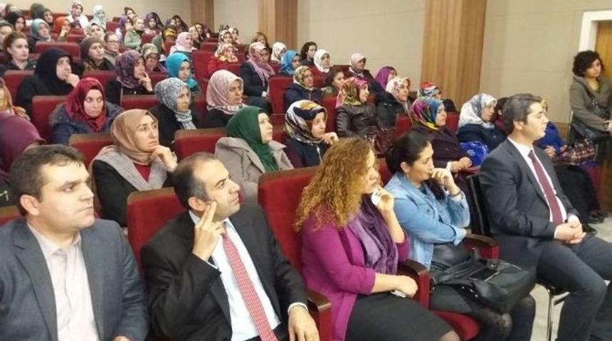Edremit&rsquo;te &ldquo;islam&rsquo;da Kadın Ve Ailede Din Eğitimi&rdquo; Konferansı