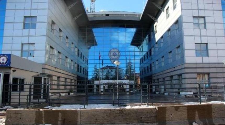 Bolu Emniyet M&uuml;d&uuml;rl&uuml;ğ&uuml;'nde Beton Bloklu &Ouml;nlem