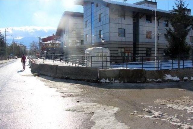 Bolu Emniyet M&uuml;d&uuml;rl&uuml;ğ&uuml; nde Beton Bloklu &Ouml;nlem 3