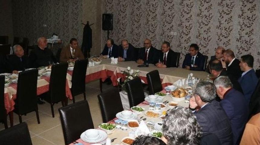 Er&uuml; Rekt&ouml;r&uuml; G&uuml;ven, Gazetecilerle Sohbet Toplantısı Ger&ccedil;ekleştirdi