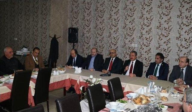 Er&uuml; Rekt&ouml;r&uuml; G&uuml;ven, Gazetecilerle Sohbet Toplantısı Ger&ccedil;ekleştirdi 1